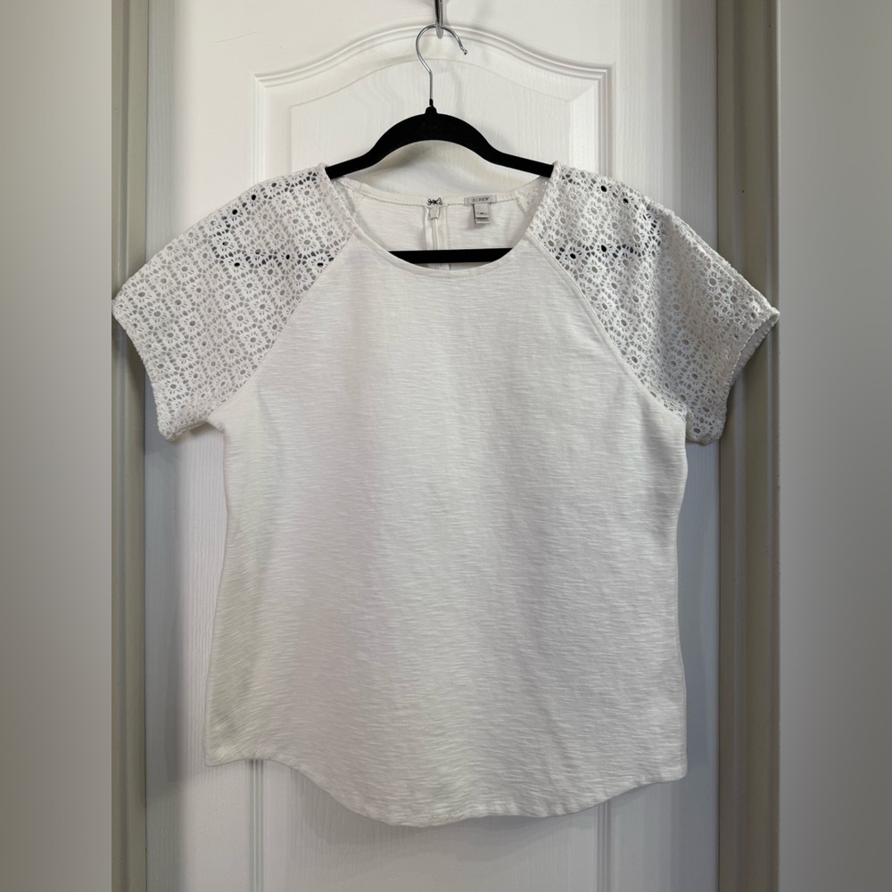 JCrew White T-Shirt w/Embroidered Sleeve Size M-